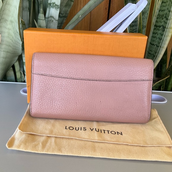 Louis Vuitton Capucines Long Wallet - Picture 2 of 7